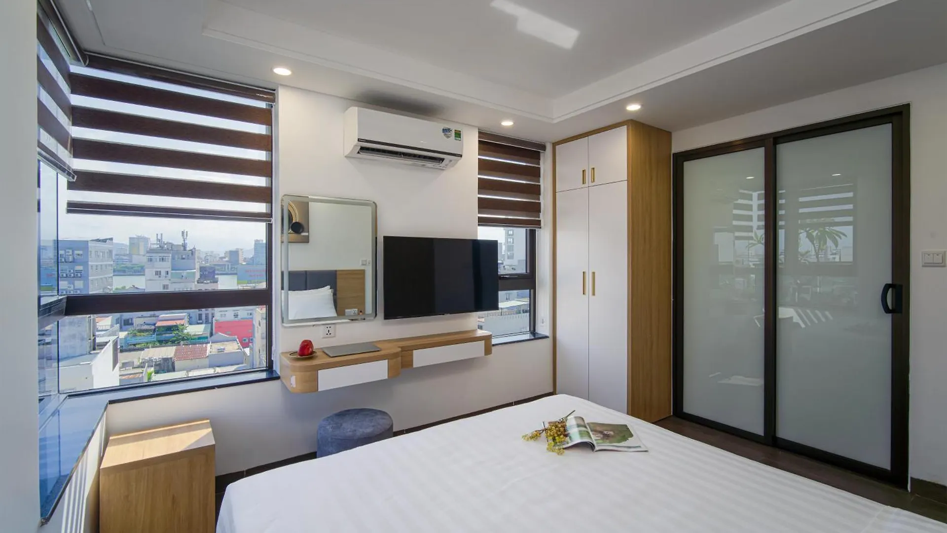 Hotel apartamentowy Hsuites Riverside Hotel And Apartment Da Nang
