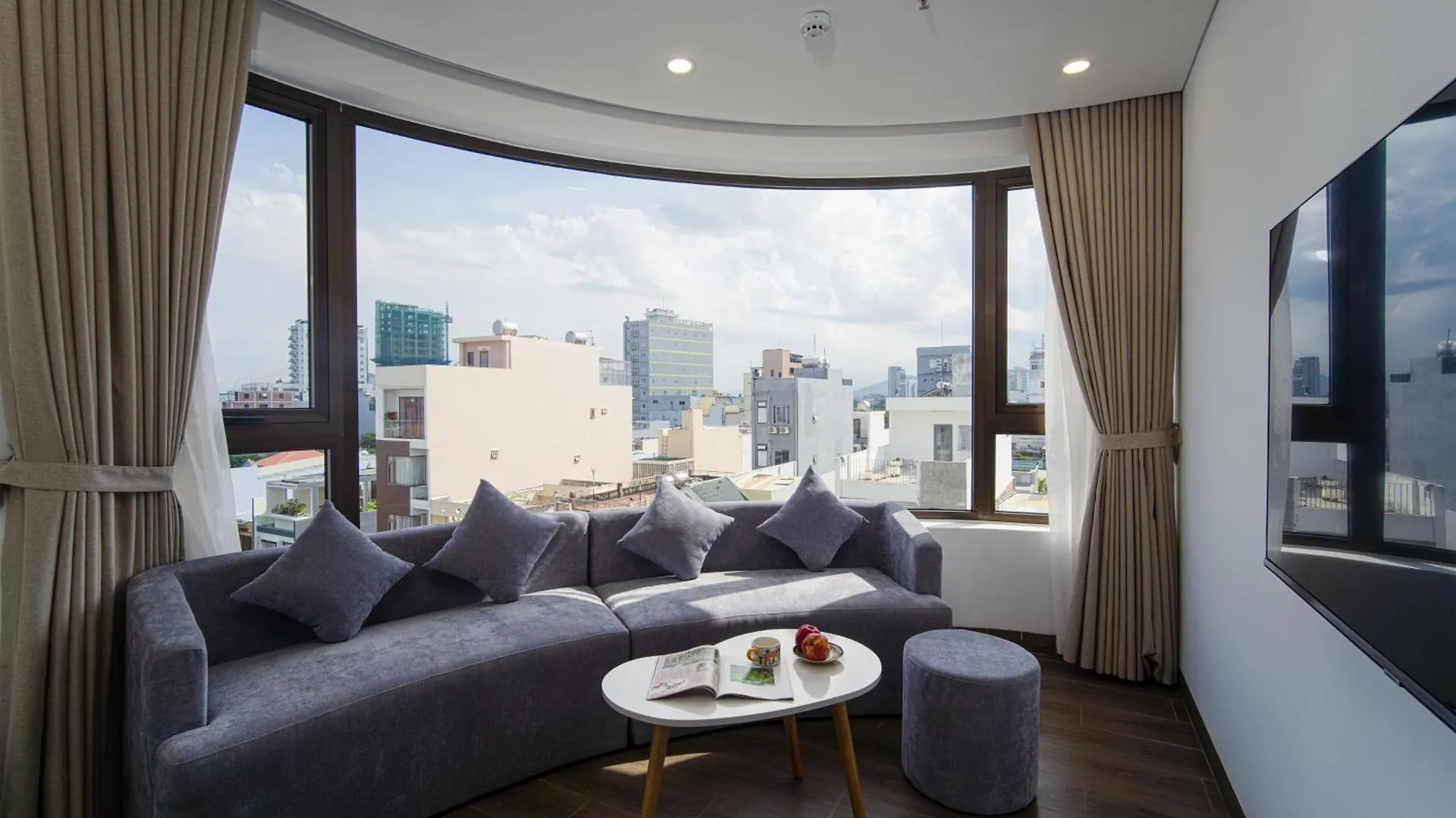 Hsuites Riverside Hotel And Apartment Da Nang Hotel apartamentowy