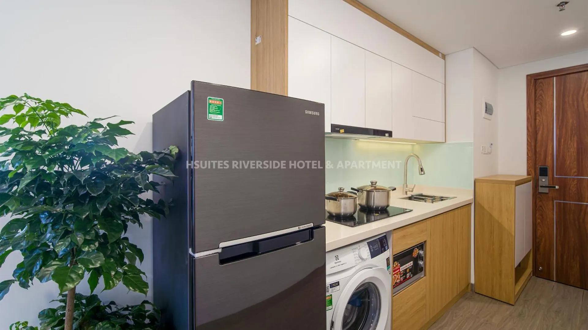 Hotel apartamentowy Hsuites Riverside Hotel And Apartment Da Nang