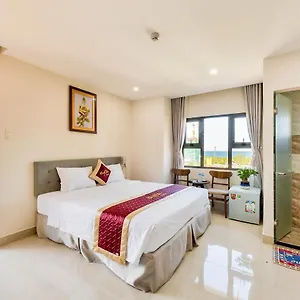 hong-chau-hotel-da-nang.hotelsofhoian.com/