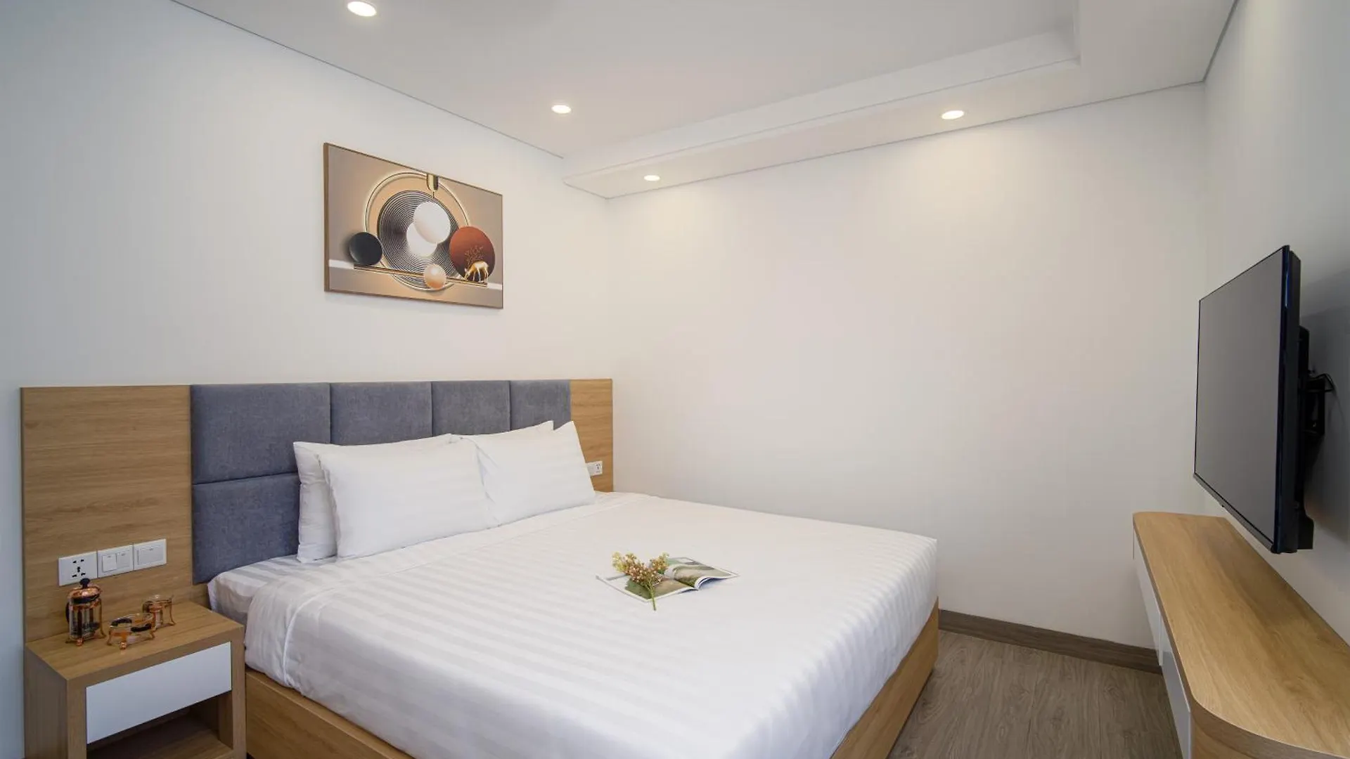 Aparthotel Hsuites Riverside Hotel And Apartment Da Nang