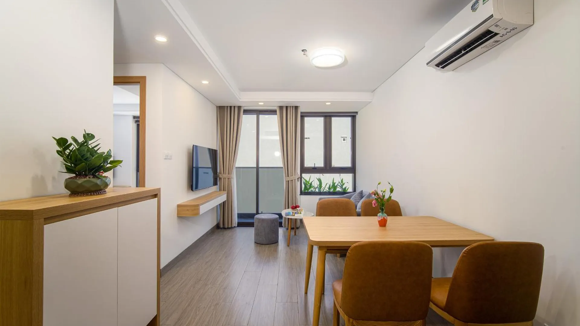Hsuites Riverside Hotel And Apartment Da Nang 0*,  Vietnam