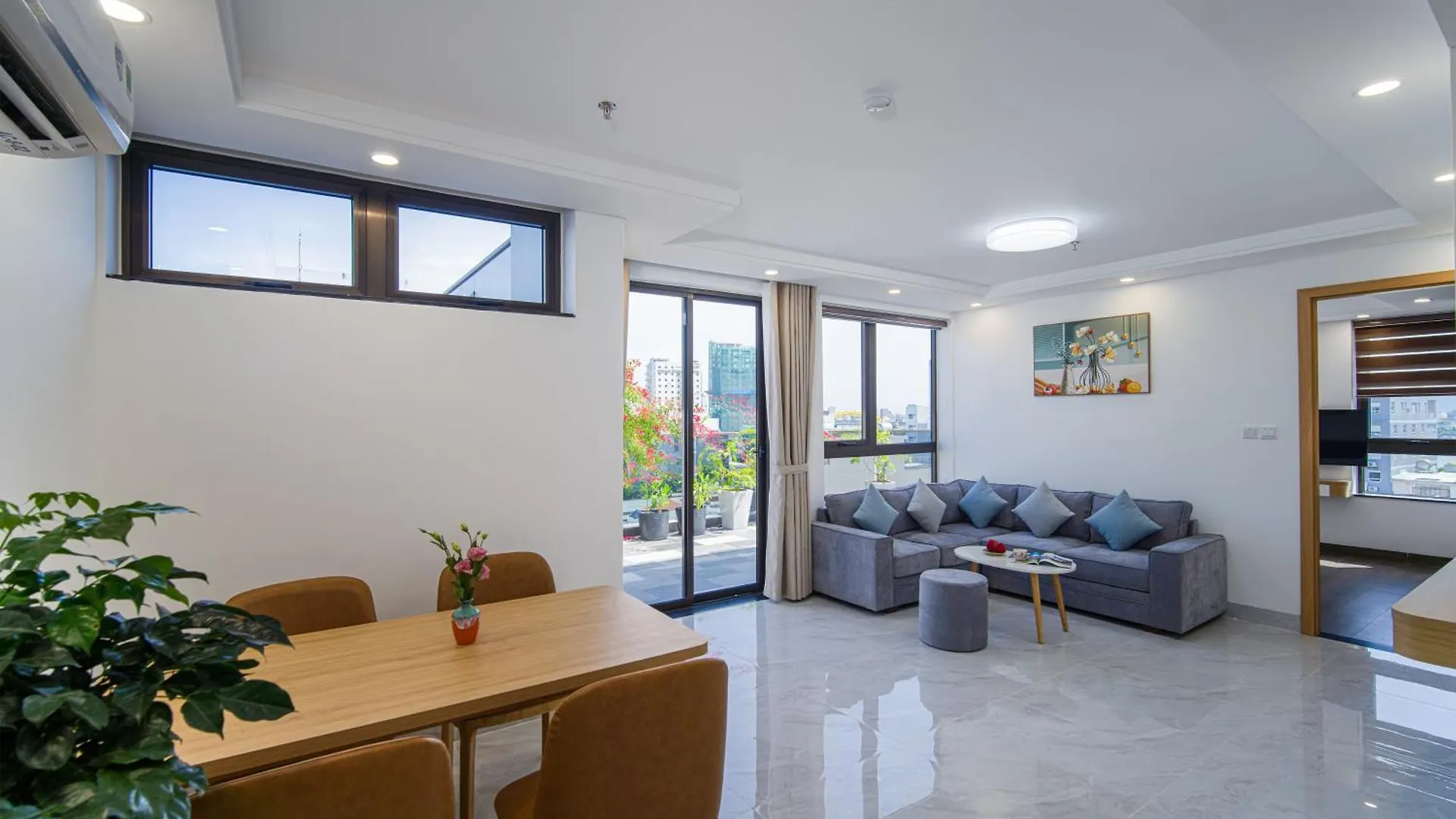 Hsuites Riverside Hotel And Apartment Da Nang 0*,  Vietnam